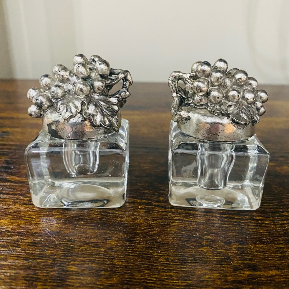 Arthur Court Vintage Grape Salt and Pepper Shakers Crystal Square Cubes